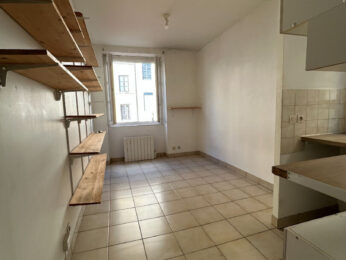 Appartement 5 pièces 92 m² · à Vénissieux · 92 m² · 90 000 €